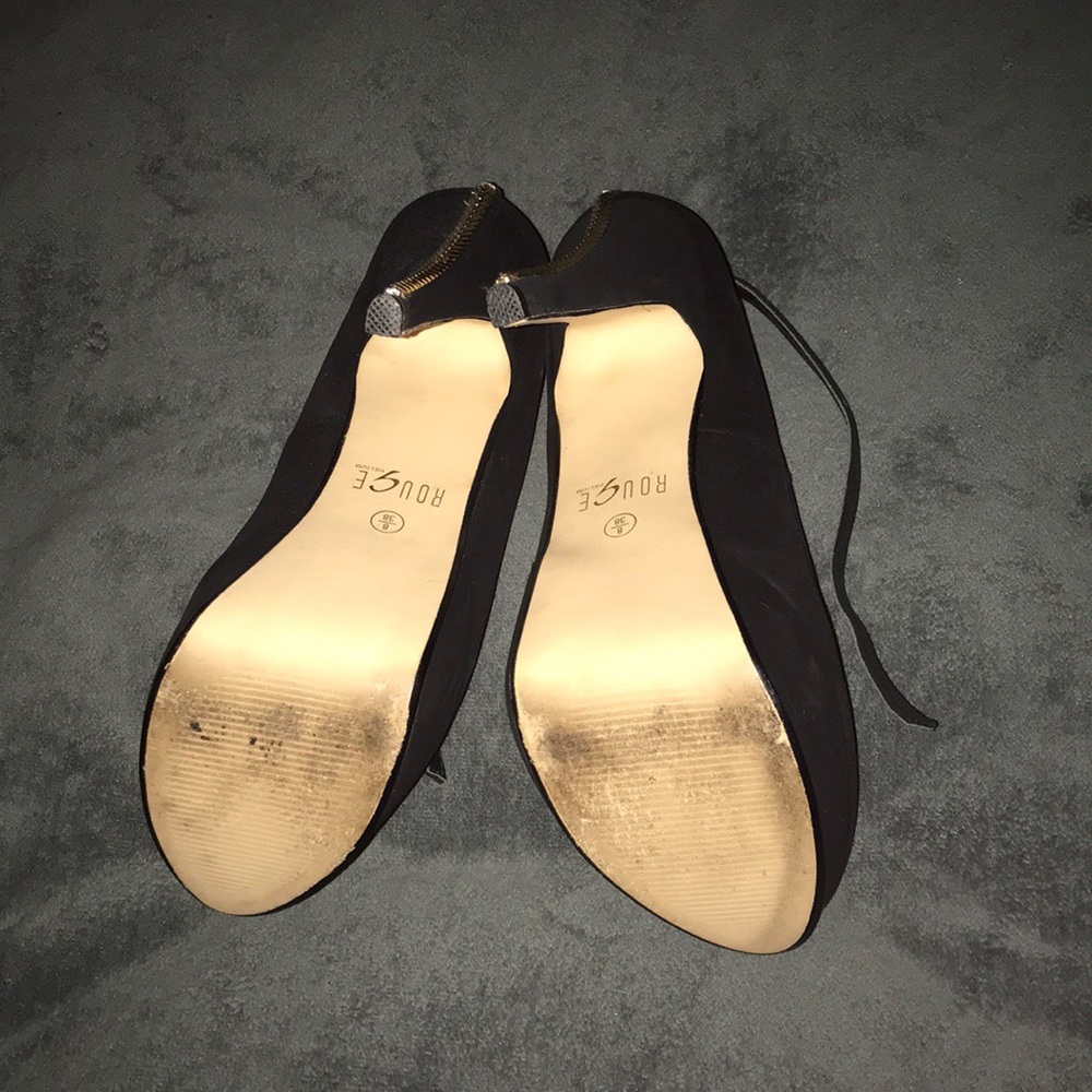 Heels - Picture 3 of 5